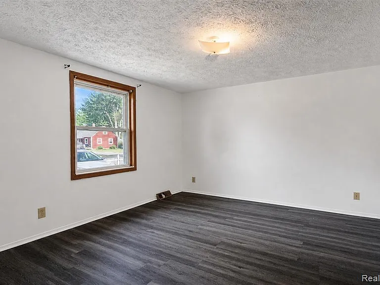 15060 Michael St — Photo 29