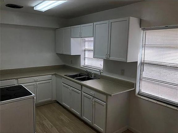 2nd image of 118 W Prince St