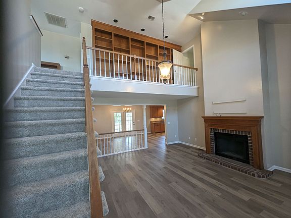 4th image of 115 McKelvey Pl