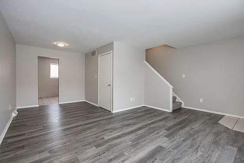23755 Banbury Cir #10 Photo 1
