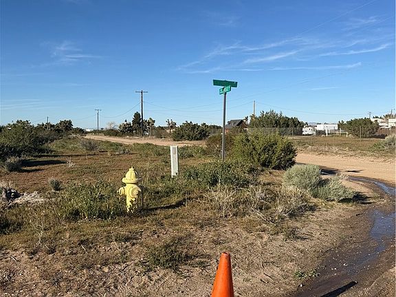 5th image of 1 Smoke Tree Rd