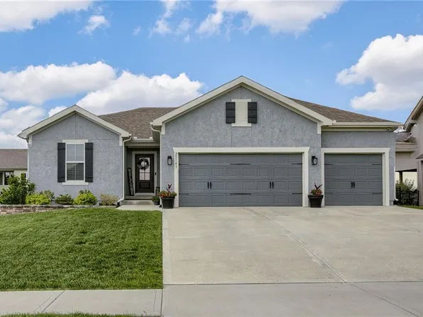 25143 W 148th Ter, Olathe, KS 66061