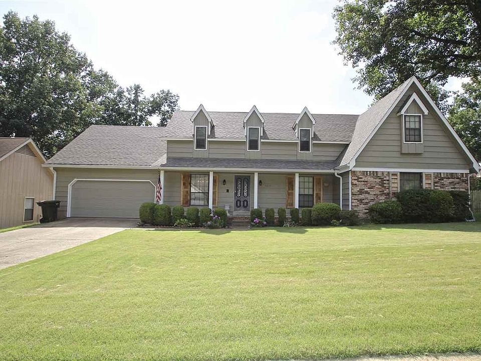 1st image of 2567 Surrey Wood Dr