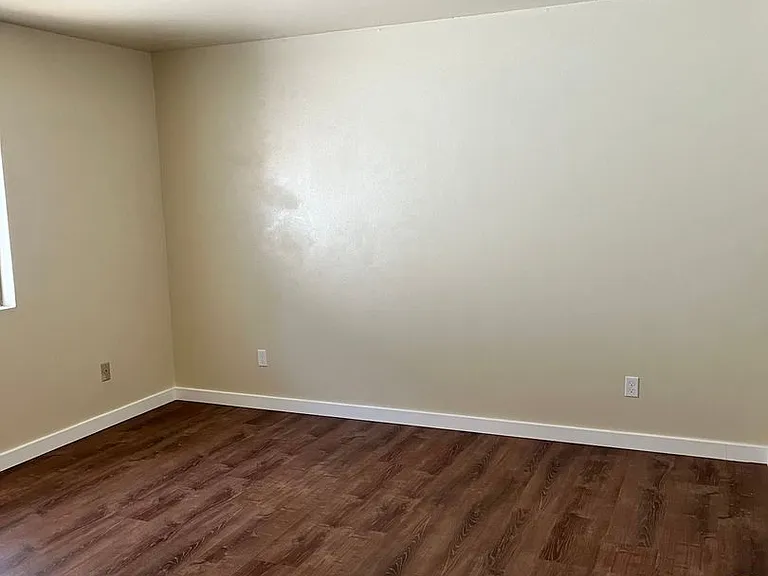 2814 N Center St — Photo 9