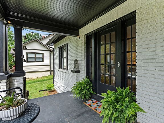 4th image of 2602 Essex Pl