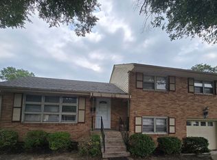 602 Old Town Dr, Colonial Heights, VA 23834