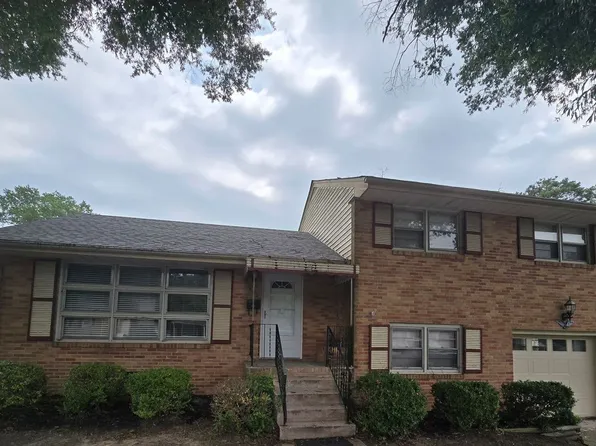 602 Old Town Dr, Colonial Heights, VA 23834