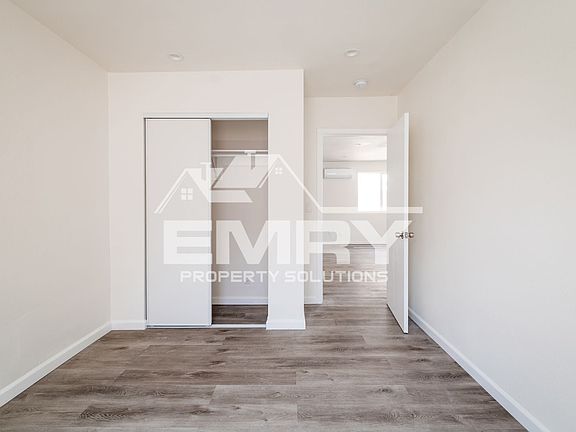 5th image of 3848 W 105th St