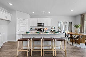 4th image of 615 Lina Drive