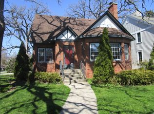 320 Laurel Ave, Libertyville, IL
