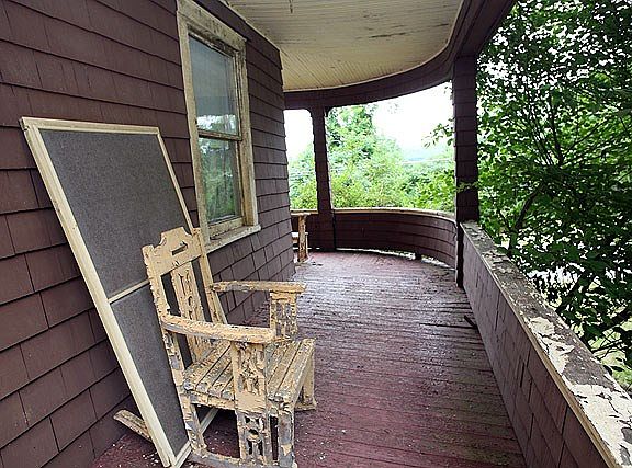 3rd image of 212 County Road 114
