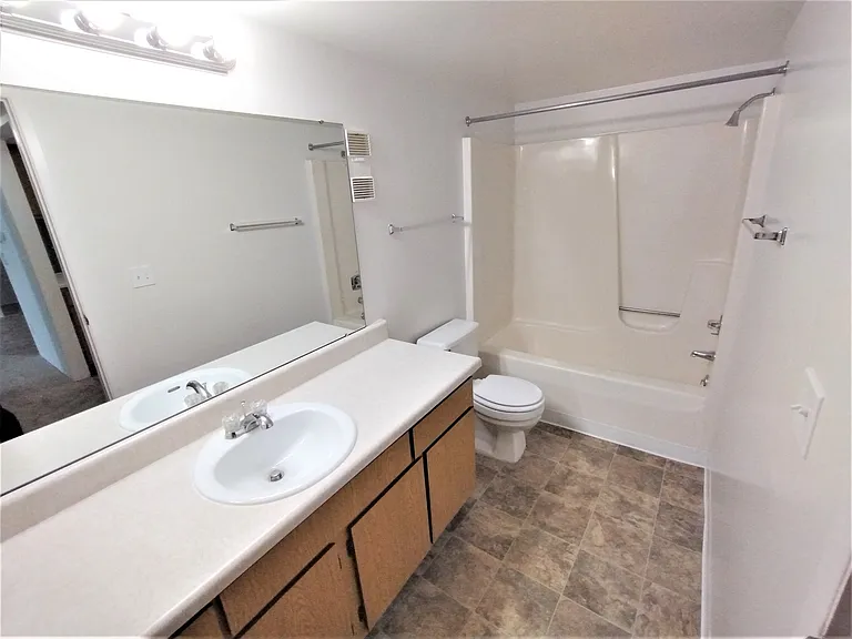 Charter Oaks Apartments — Photo 118