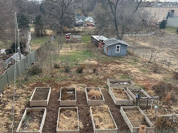 5th image of 8833 Lake St