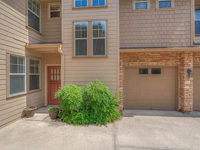 83 Woodlily Pl — Photo 34