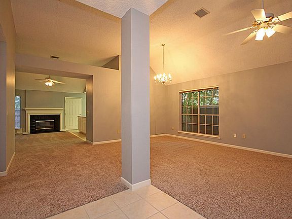 4th image of 3913 Ashwood Dr