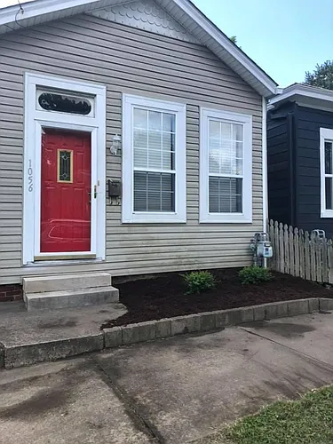 1056 Mary St Photo 1