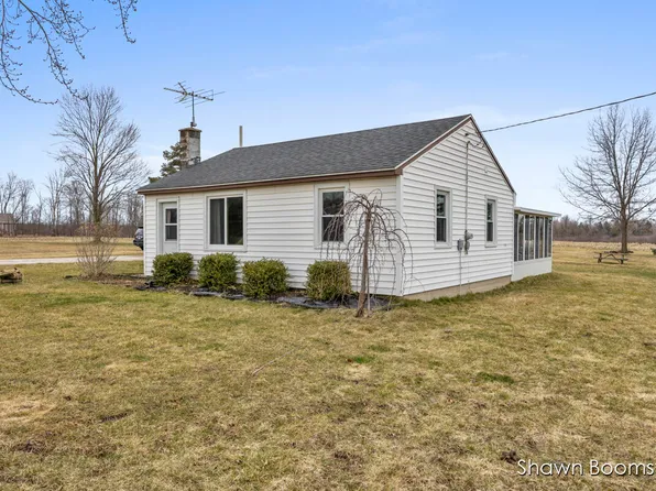 1128 147th Ave, Wayland, MI 49348