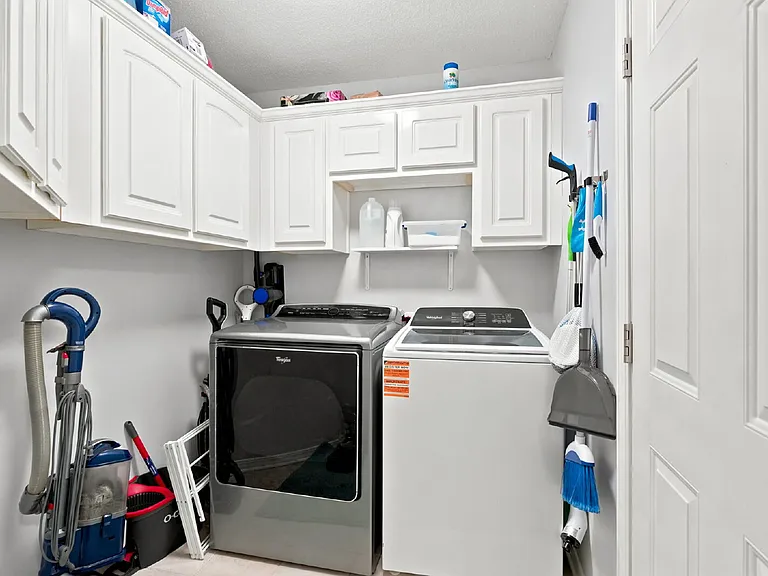 4761 Connor Dr — Photo 27