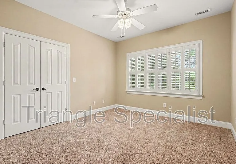 6121 Carlyle Dr — Photo 40