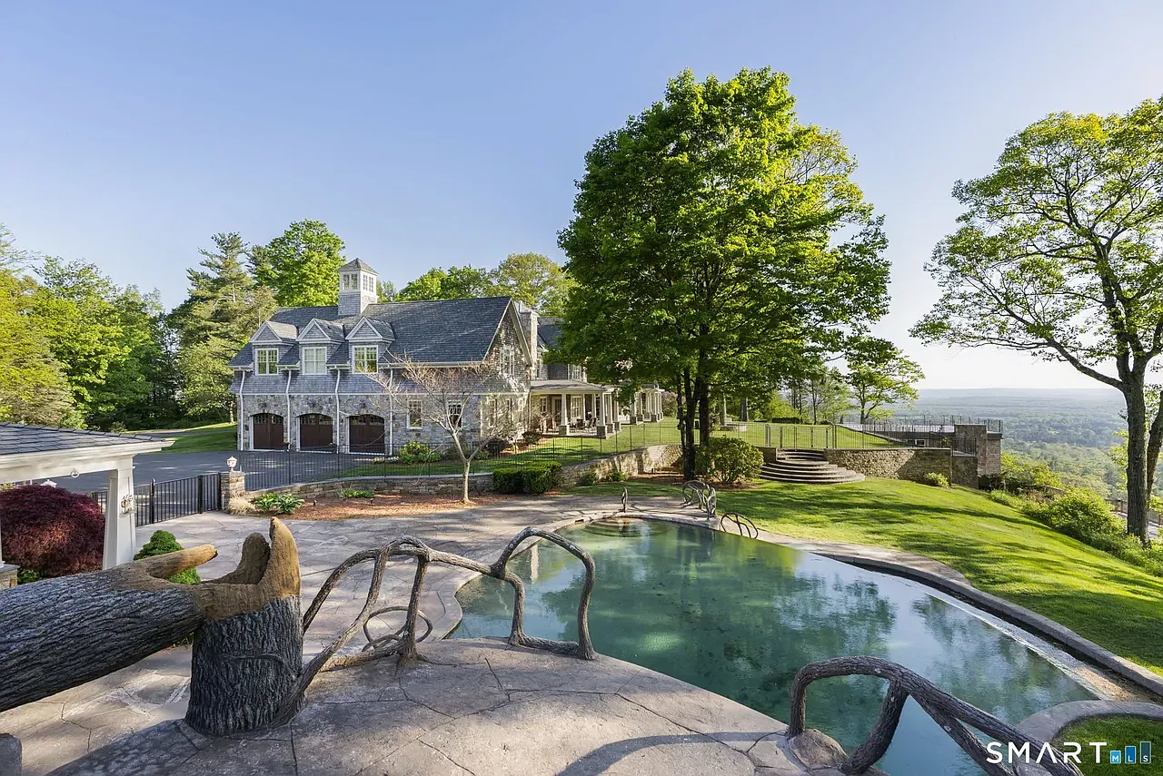 6 bed, 14400 sqft, $35,000 — Photo 1