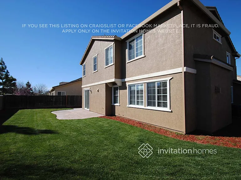 1667 Montrose Ln — Photo 9