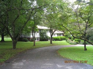 689 Long Lane Rd, Walnutport, PA 18088