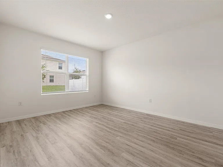 1078 Clay Blvd — Photo 33