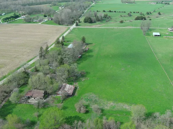 7614 S Mill Rd, Knightstown, IN 47385