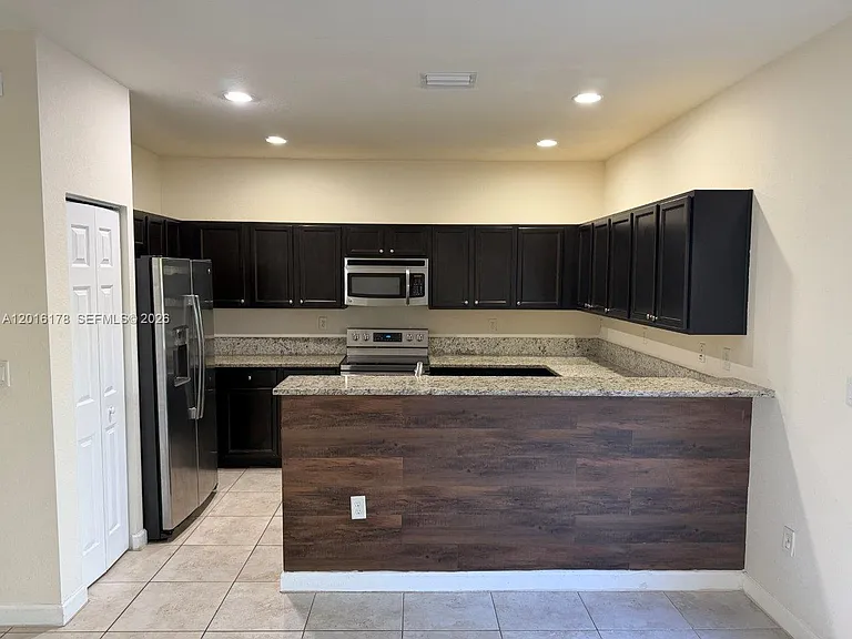 11540 SW 151st Ave — Photo 17