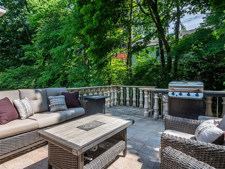 18 Carlyle Pl — Photo 33