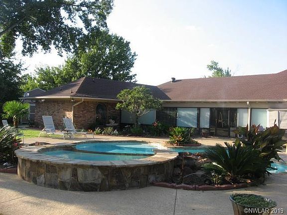 3rd image of 105 Ashley Cir