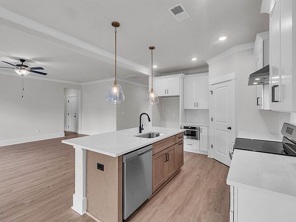 4th image of 428 Wildflower Rd
