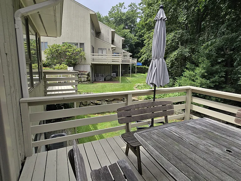 37 Tulip Tree Ln — Photo 7