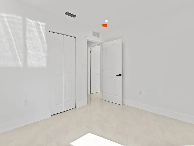 15920 NW 17th Ct — Photo 13