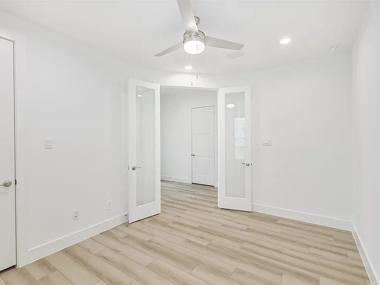 218 Springfield Terrace Ct — Photo 5