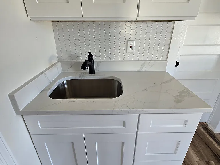 299 Maple St #3 — Photo 5
