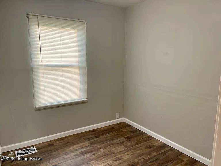 9207 Fenmore Ave — Photo 14