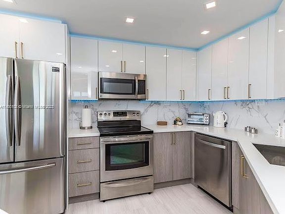 2nd image of 5151 Collins Ave APT 432