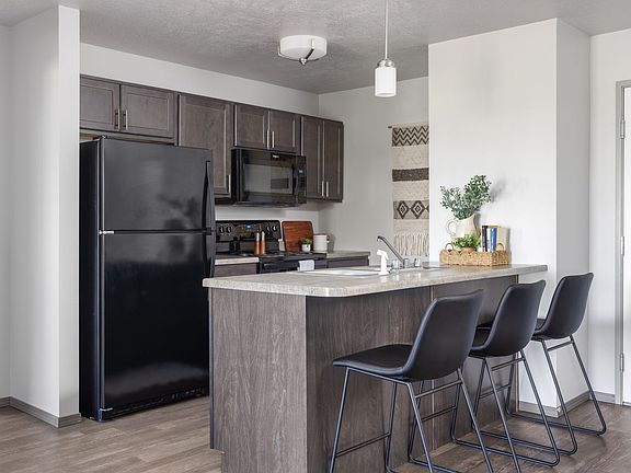3rd image of 4400 E 69th St #121
