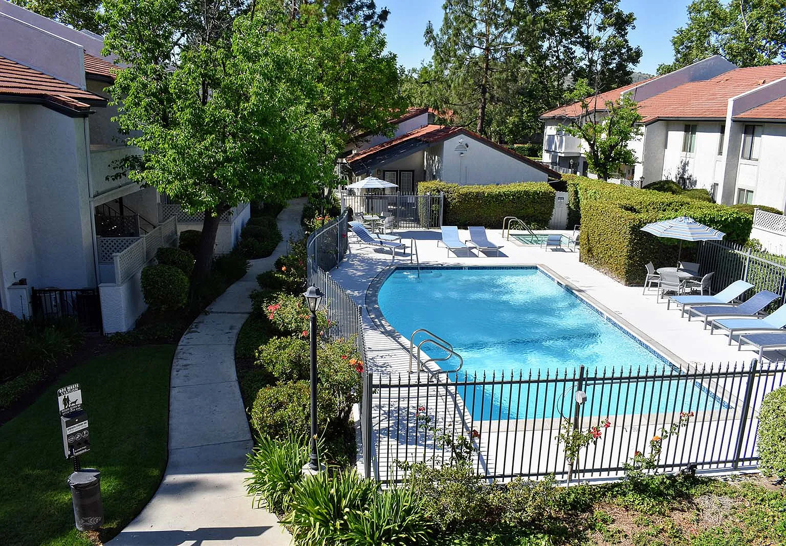 Americana Simi Valley — Photo 2