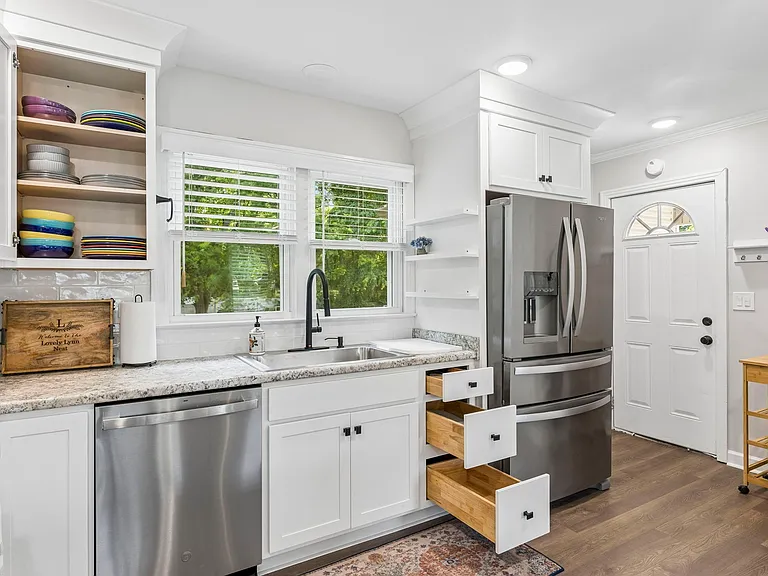 715 Lynn St — Photo 14
