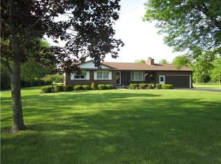 5777 Fisk Rd, Lockport, NY 14094