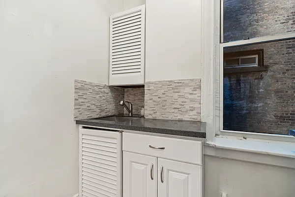 Rented by Avi Nash Associates | media 15