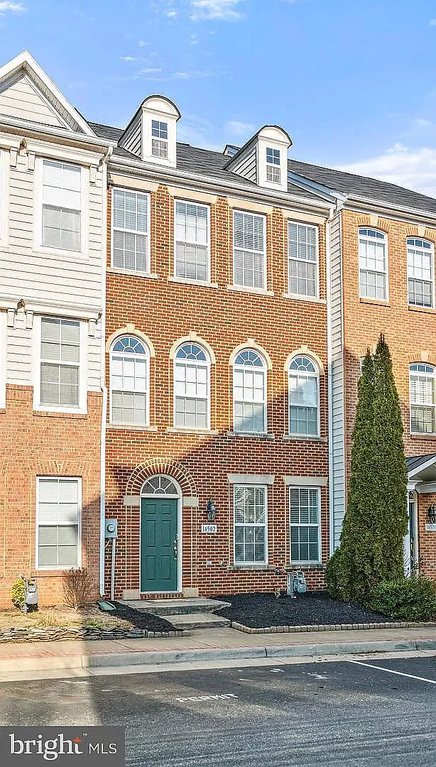 3 bed, 1990 sqft, $3,350 — Photo 1