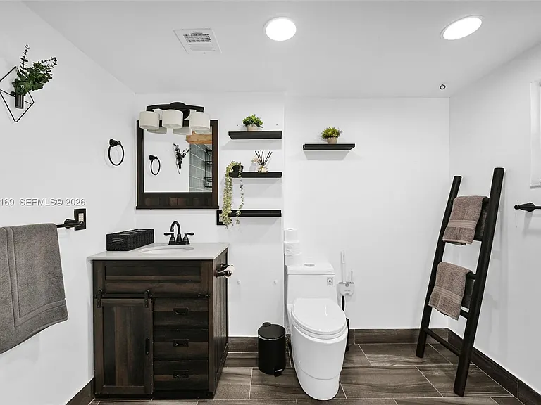 1328 N Andrews Ave — Photo 24