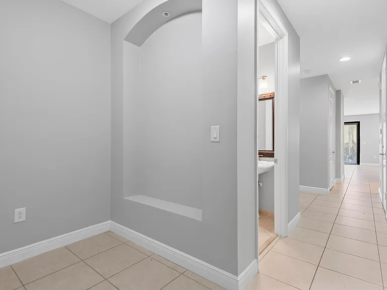 3238 SW 16th Ter #3238 — Photo 8