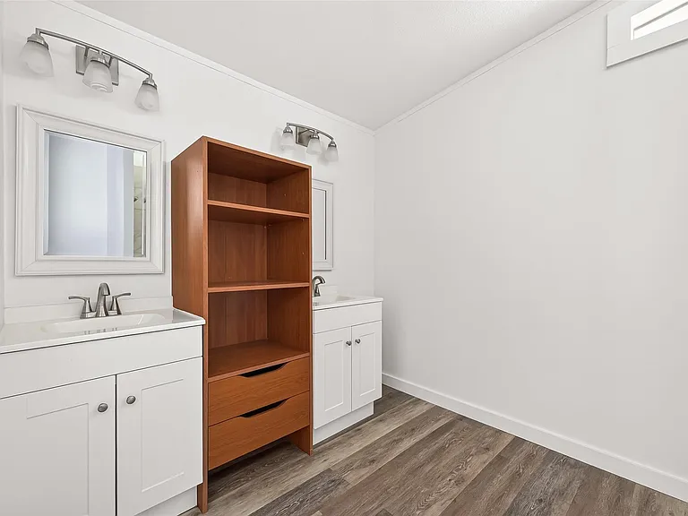 6018 Barney Ln — Photo 30