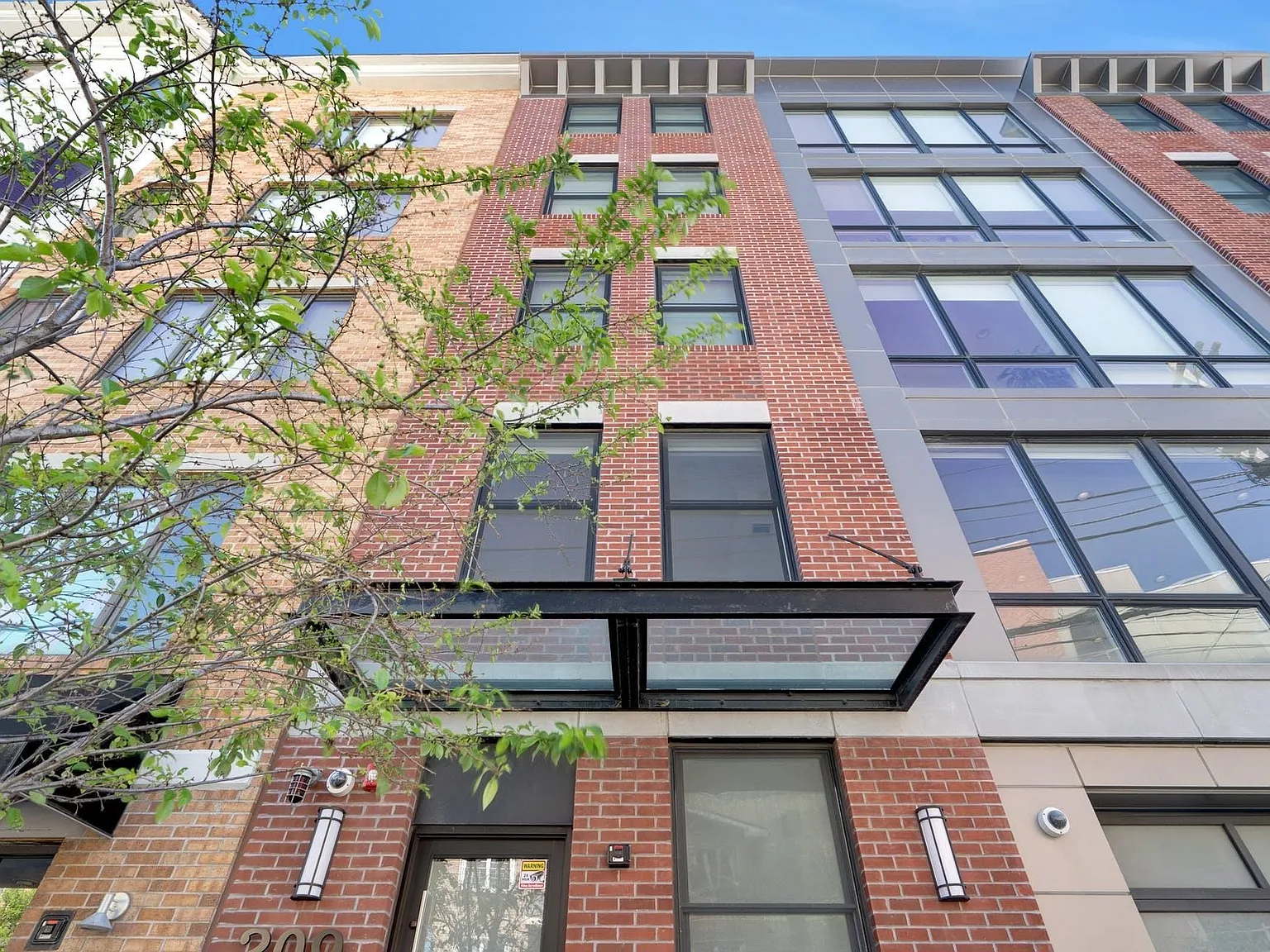 2 bed, 2.0 bath, 1200 sqft, $3,800 — Photo 1