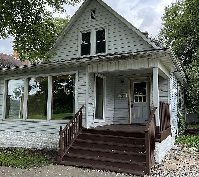 1st image of 575 W Hickory St