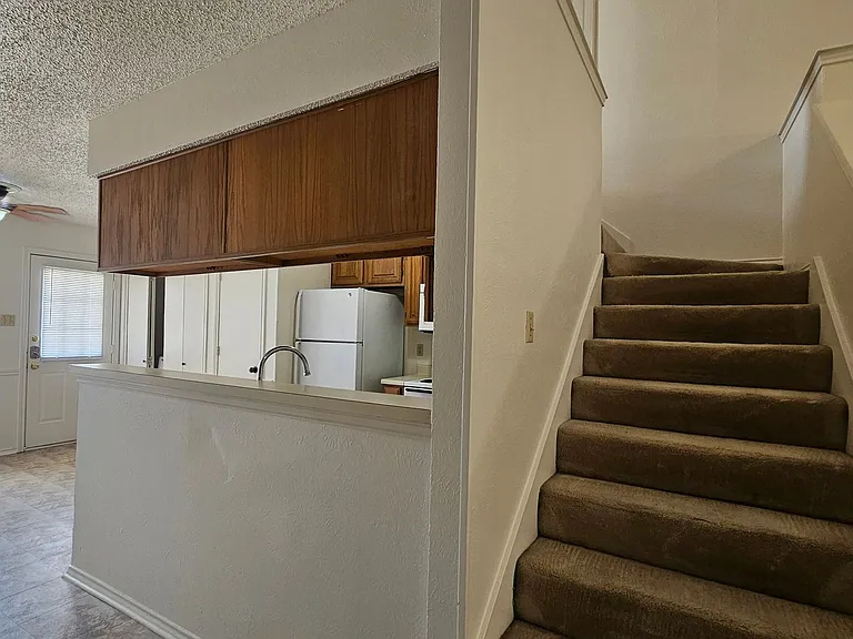 544 E Windsor Dr — Photo 31